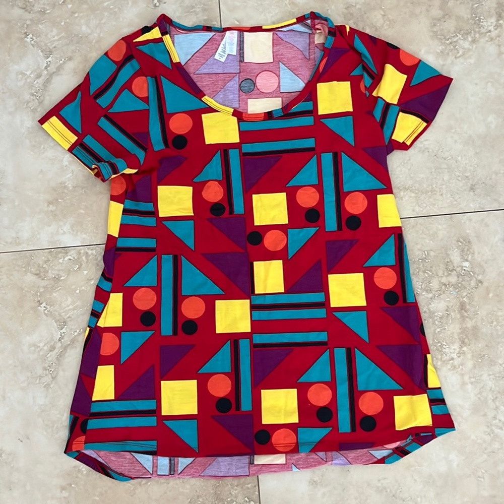 Women’s Geometric Medium LulaRoe shirt